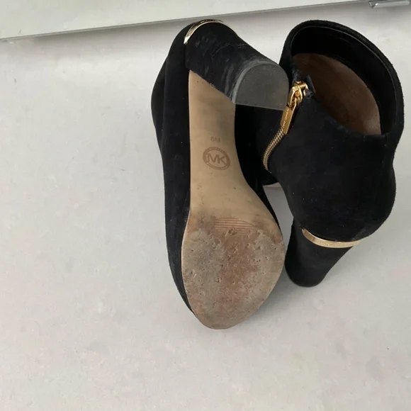 Booties - Picture 4 of 4